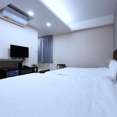 Kings Hotel Yilan Exterior foto