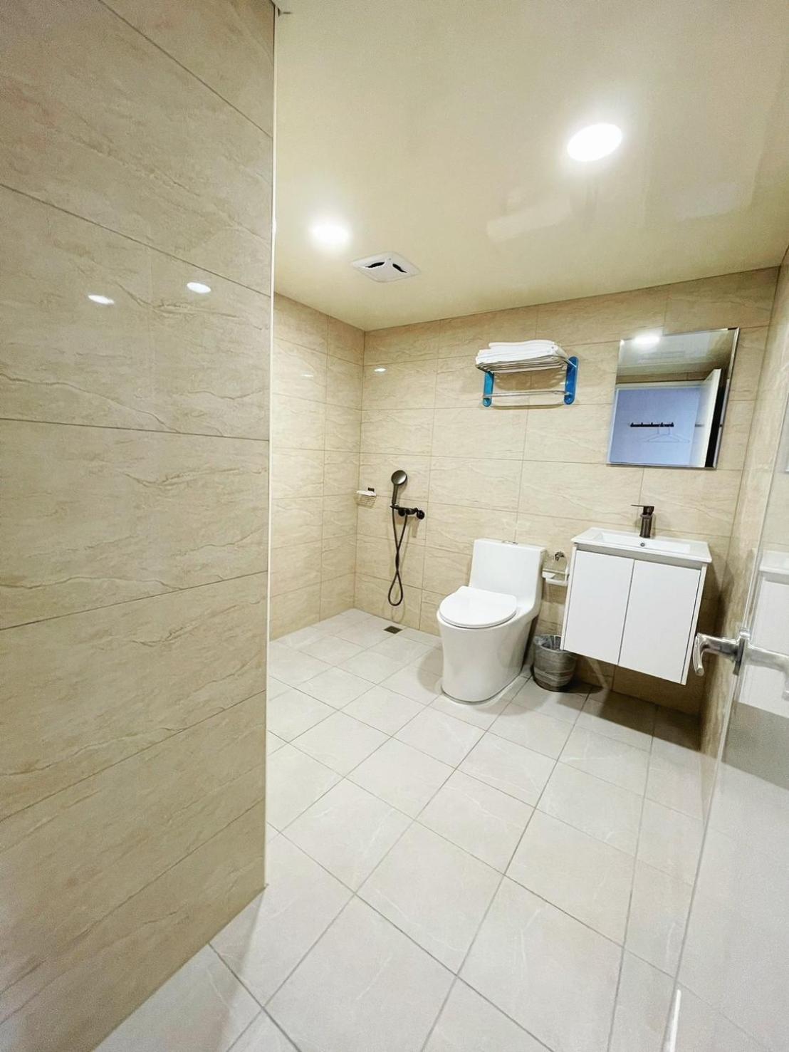 Kings Hotel Yilan Exterior foto